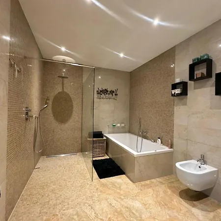 V Praze S Dvojitým Parkovacím Místem V Nádherné Lokalitě Apartmán *